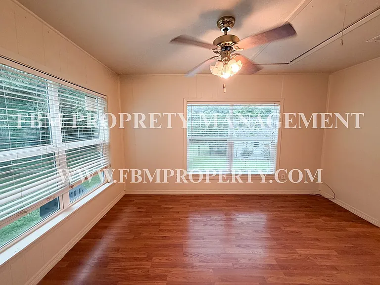 1526 E FM 813 — Photo 18