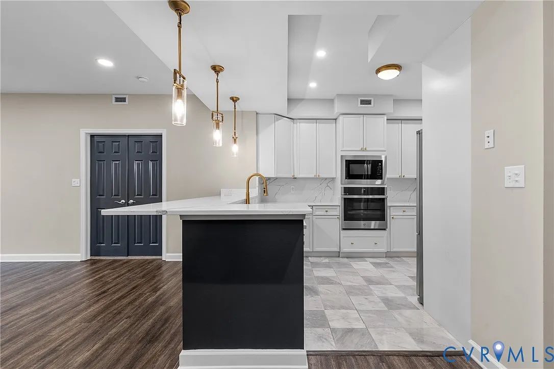 2 bed, 2.0 bath, 1688 sqft, $2,900 — Photo 4