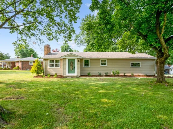 5603 Yorktown Ln, Youngstown, OH 44515