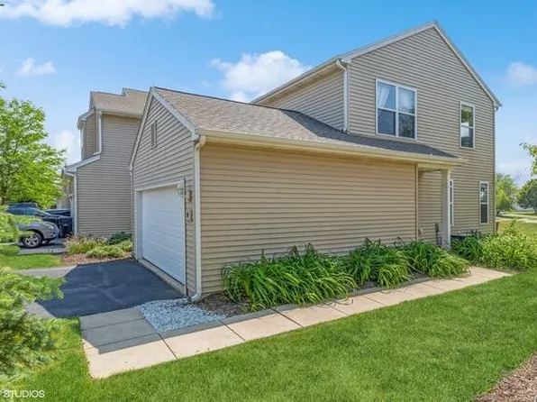 1400 Hunters Ridge DRIVE #99, Genoa City, WI 53128