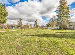 Cascade Dr, Central Pt, OR 97502