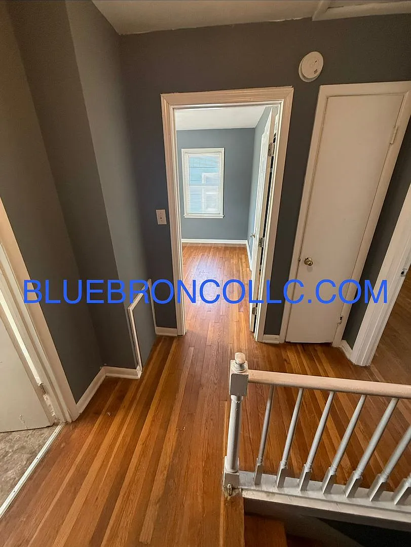 Newly remodeled! Fresh paint and beautiful hardwood floors — Photo 4