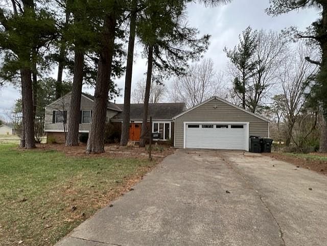 1st image of 1035 Bell Dr