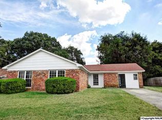 1035 Club View Dr NW, Huntsville, AL 35816