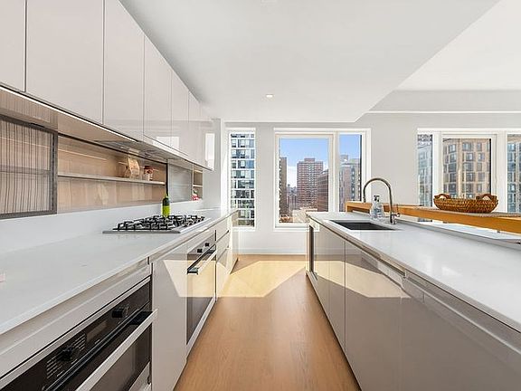 4th image of 202 Broome St #9M