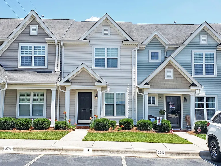 3715 Spanish Peak Dr — Photo 2