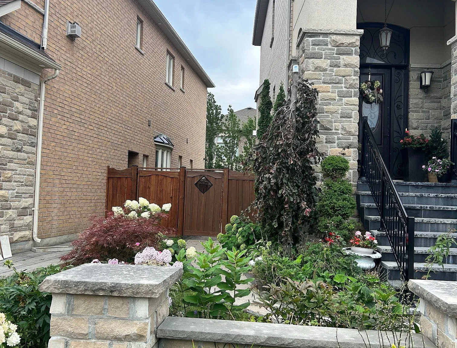 1 bed, $2,000 — Photo 1