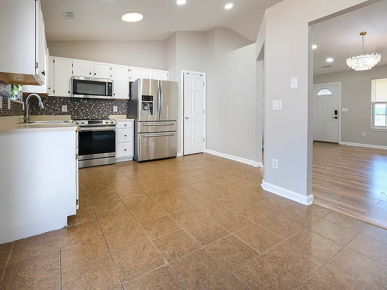 3802 Brownstone Dr — Photo 18