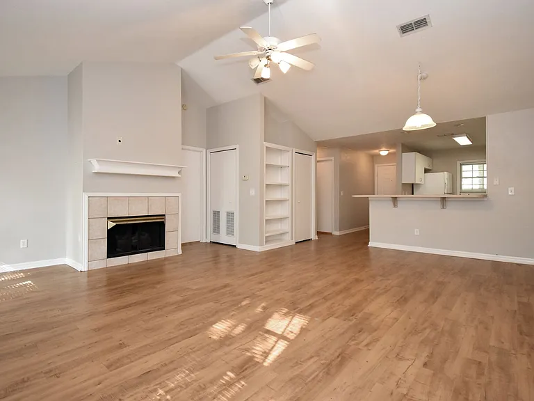 5210 SW 91st Ter #C — Photo 7