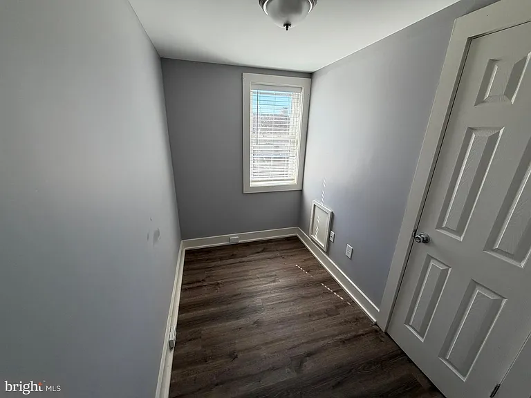 134 W Airy St — Photo 14