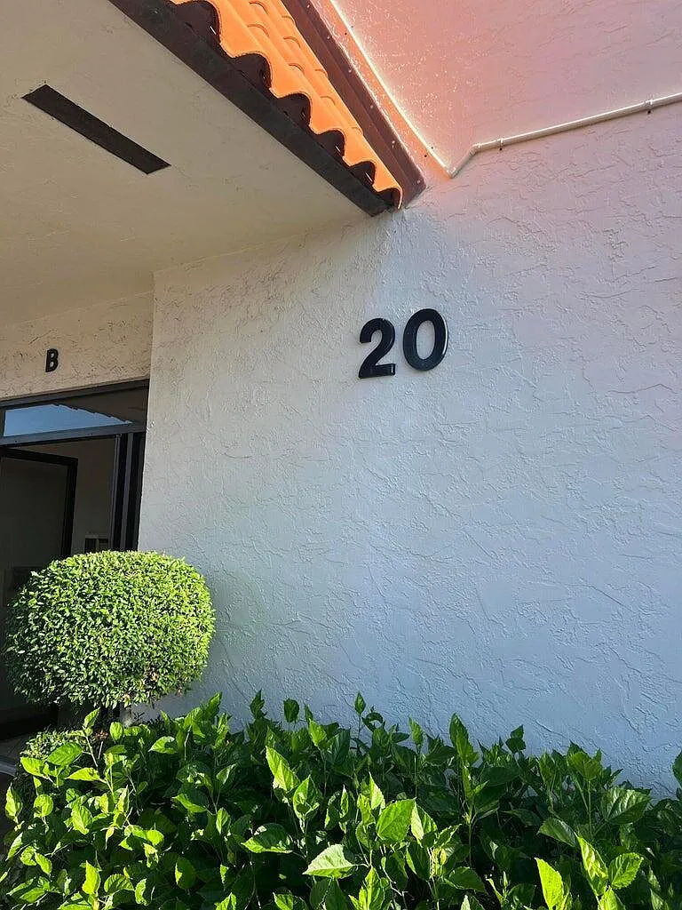 2 bed, 2.0 bath, 1010 sqft, $3,000 — Photo 1