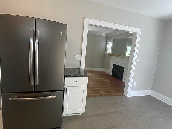 3rd image of 1007 Alto Ave SE