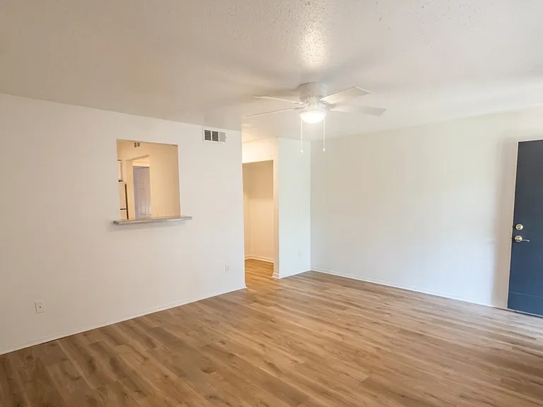 Woodland Hills — Photo 3