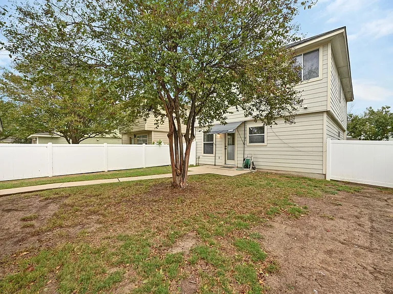 1503 Davis Mountain Loop — Photo 25