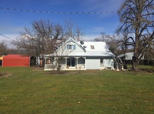 4890 Sams Valley Rd, Gold Hill, OR 97525