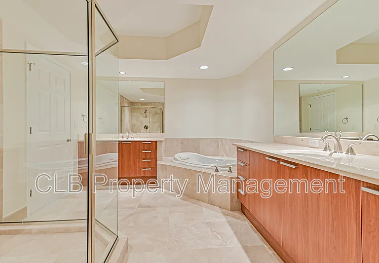 241 Riverside Dr #807 — Photo 8