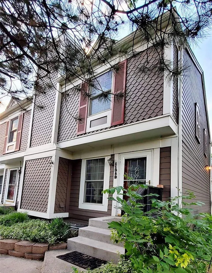 3 bed, 2.0 bath, 1232 sqft, $2,550 — Photo 3