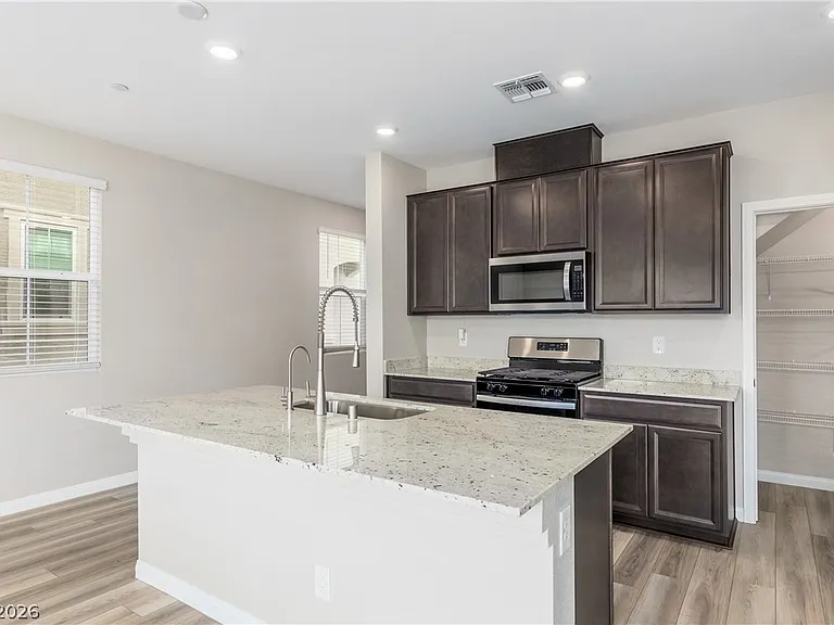 2280 Teatro Ave — Photo 8