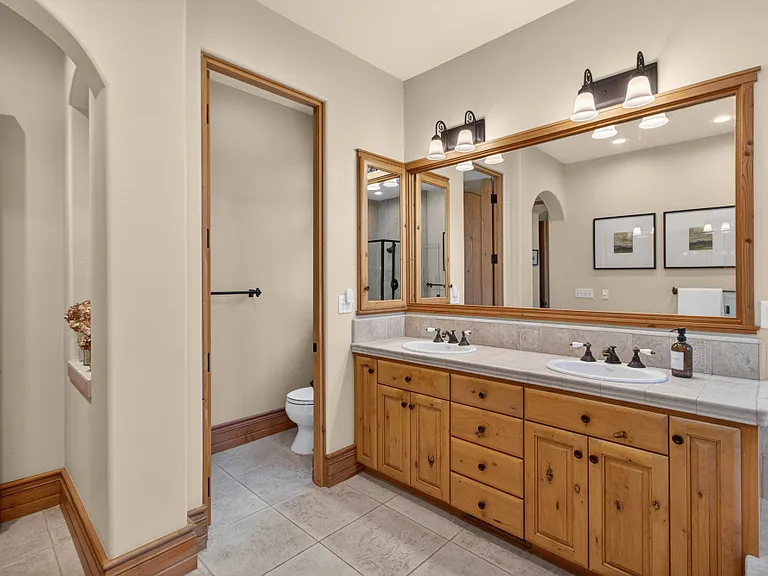 2375 Clubhouse Dr — Photo 69