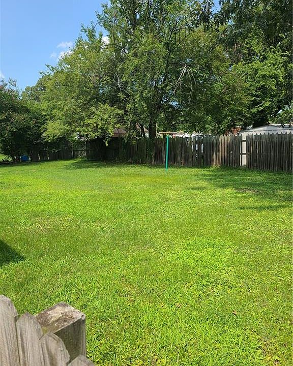 2nd image of 4101 Dyanax St