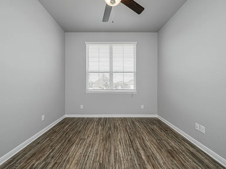521 Fallbrook Dr — Photo 52