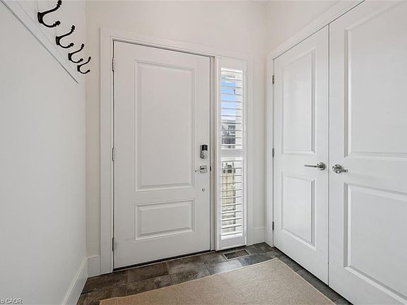 4th image of 153 Yellow Birch Cres