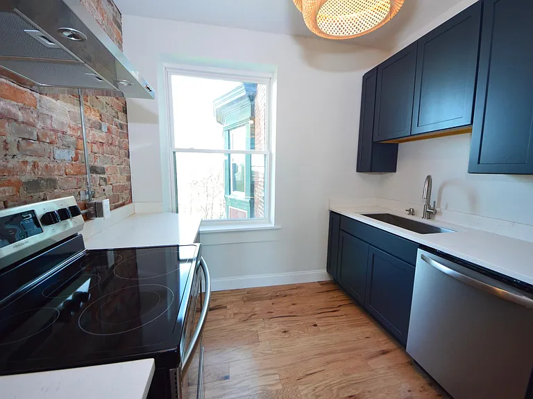 650 E McMillan St #5 — Photo 5