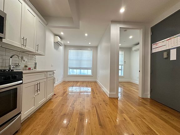4th image of 225 Howard Ave #1