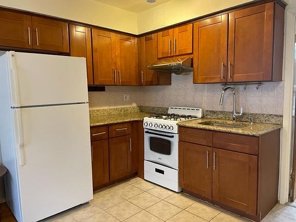 5th image of 4532 220th Pl Floor 2