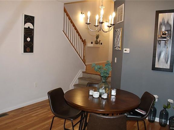 4th image of 18 Stonerose Ct