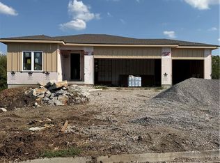 833 Reed Dr, Raymore, MO 64083