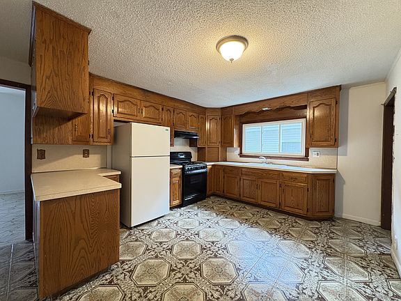 3rd image of 207 Minerva St #1