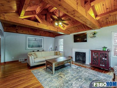 6429 University Ave, Windsor Heights, IA, 50324