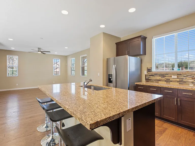 20833 Grapevine Dr — Photo 7