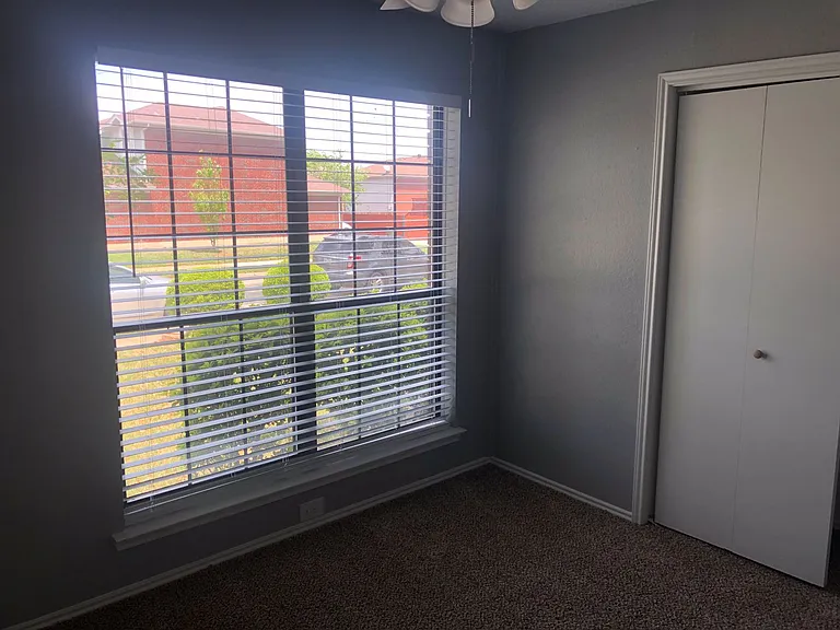1002 Alameda Dr — Photo 15