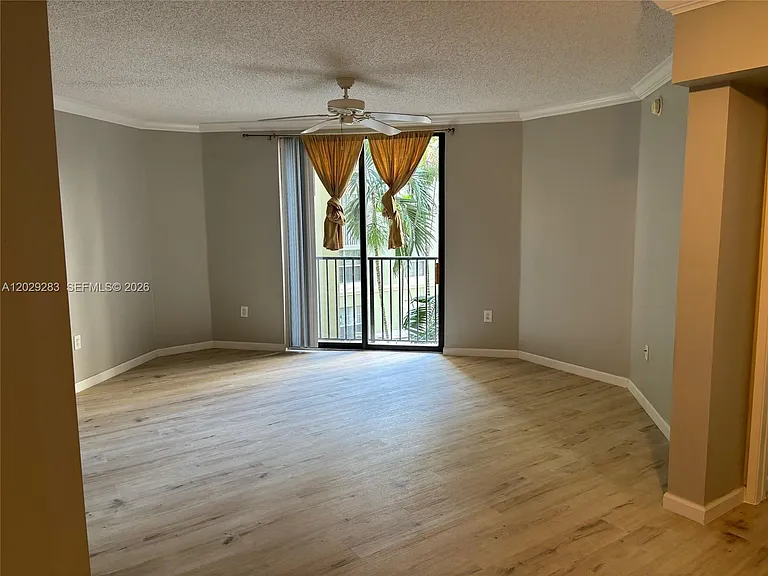 1919 Van Buren St #308A — Photo 5