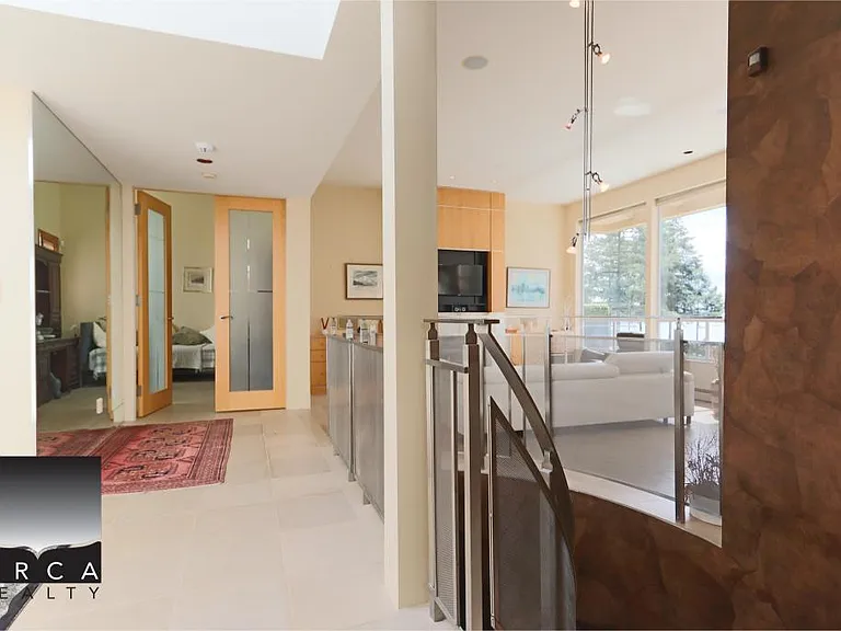 5060 Pinetree Cres — Photo 14