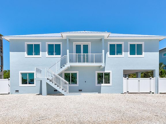 3rd image of 247 Pescayo Ave