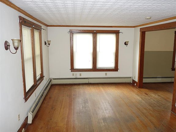 5th image of 44 Belmont Ave