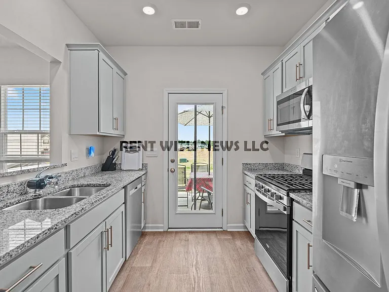 111 Starlight St — Photo 13