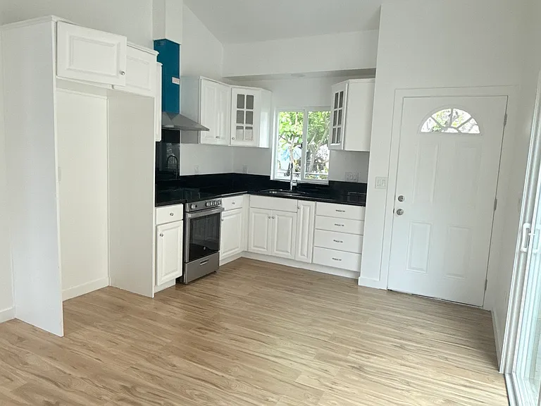 4262 Marsten Ave #4264 — Photo 3
