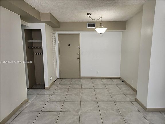 4th image of 2025 NE 164th St APT 710