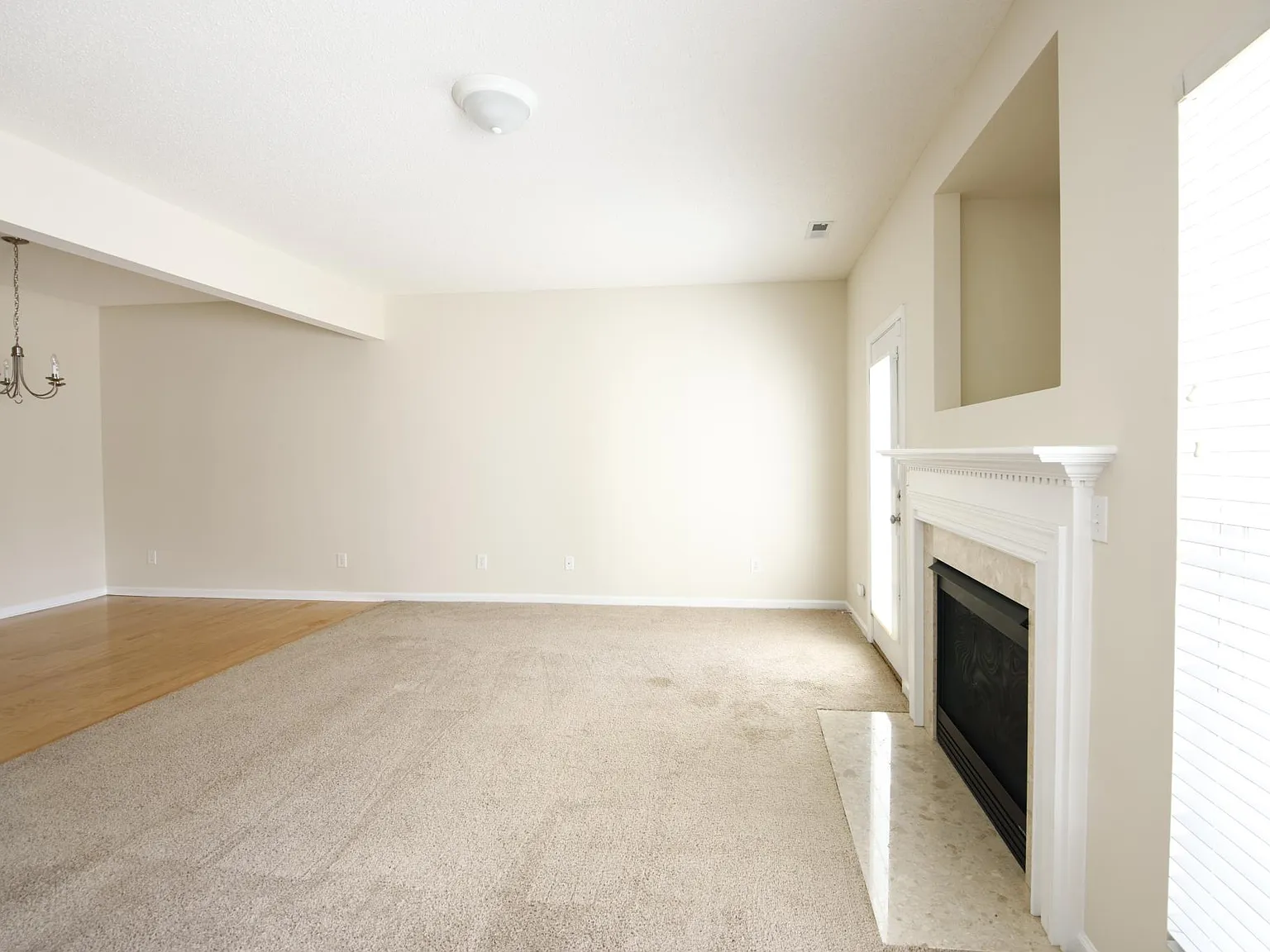 2 bed, 2.5 bath, 1448 sqft, $2,100 — Photo 3