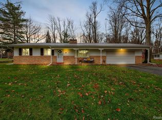 6136 Brookwood Dr, Burton, MI