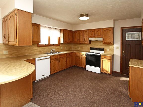 3rd image of 303 W North St