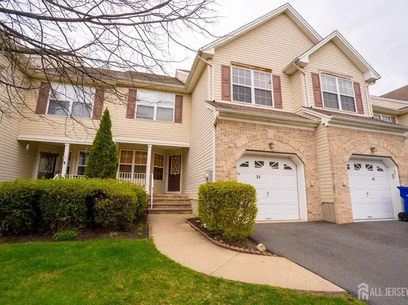 21 Palmetto Way, North Brunswick, NJ 08902