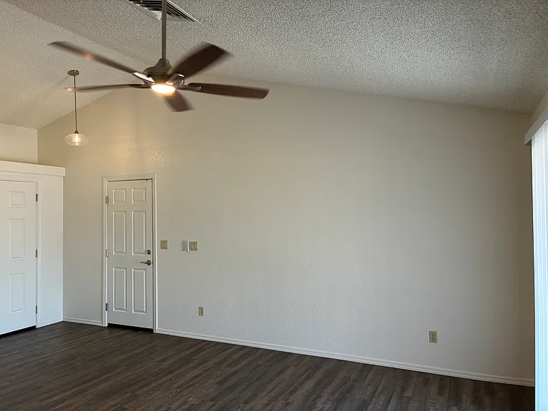 8208 W Columbine Dr — Photo 8