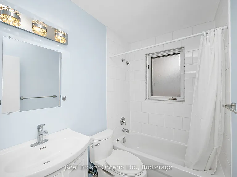 39 Westminster Ave #UPPER — Photo 12