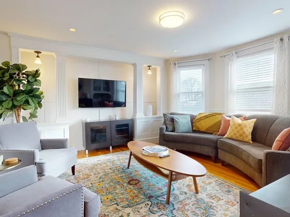 30-34 Clay St #3, Cambridge, MA 02140