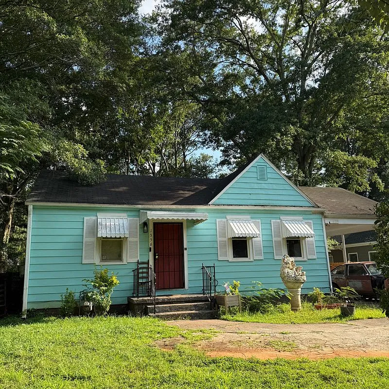 2 bed, 1.0 bath, 816 sqft, $1,300 — Photo 2